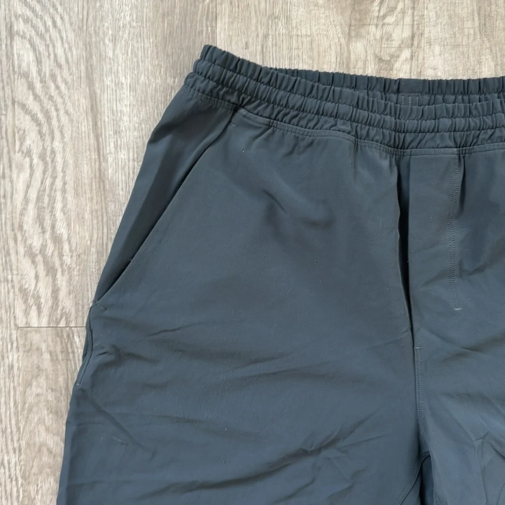 Lululemon Dark Grey linerless shorts- Size M - Picture 4 of 4